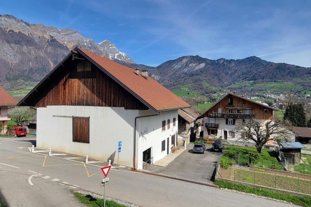 Superbe Appartement T2 Climatise, Idealement Situe Ugine Dış mekan fotoğraf